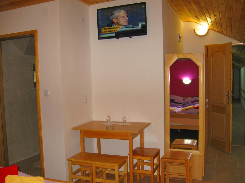 Amfora Rooms Caribrod Dimitrovgrad Eksteriør billede