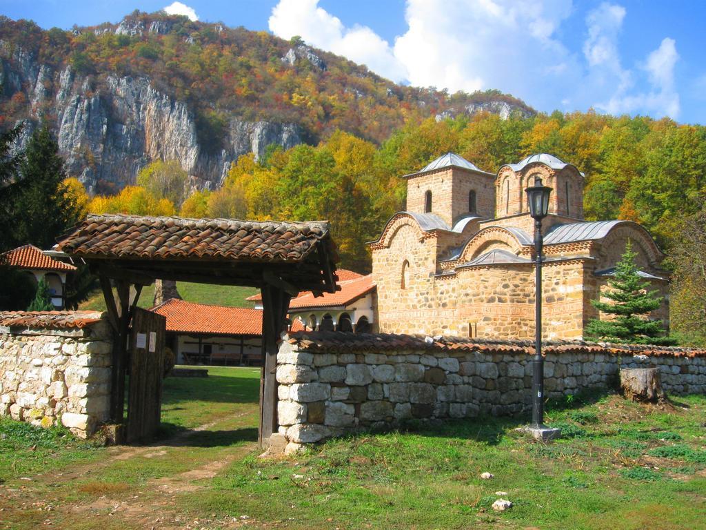 Amfora Rooms Caribrod Dimitrovgrad Eksteriør billede