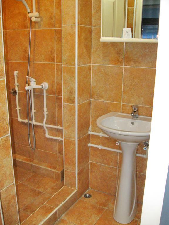 Amfora Rooms Caribrod Dimitrovgrad Eksteriør billede