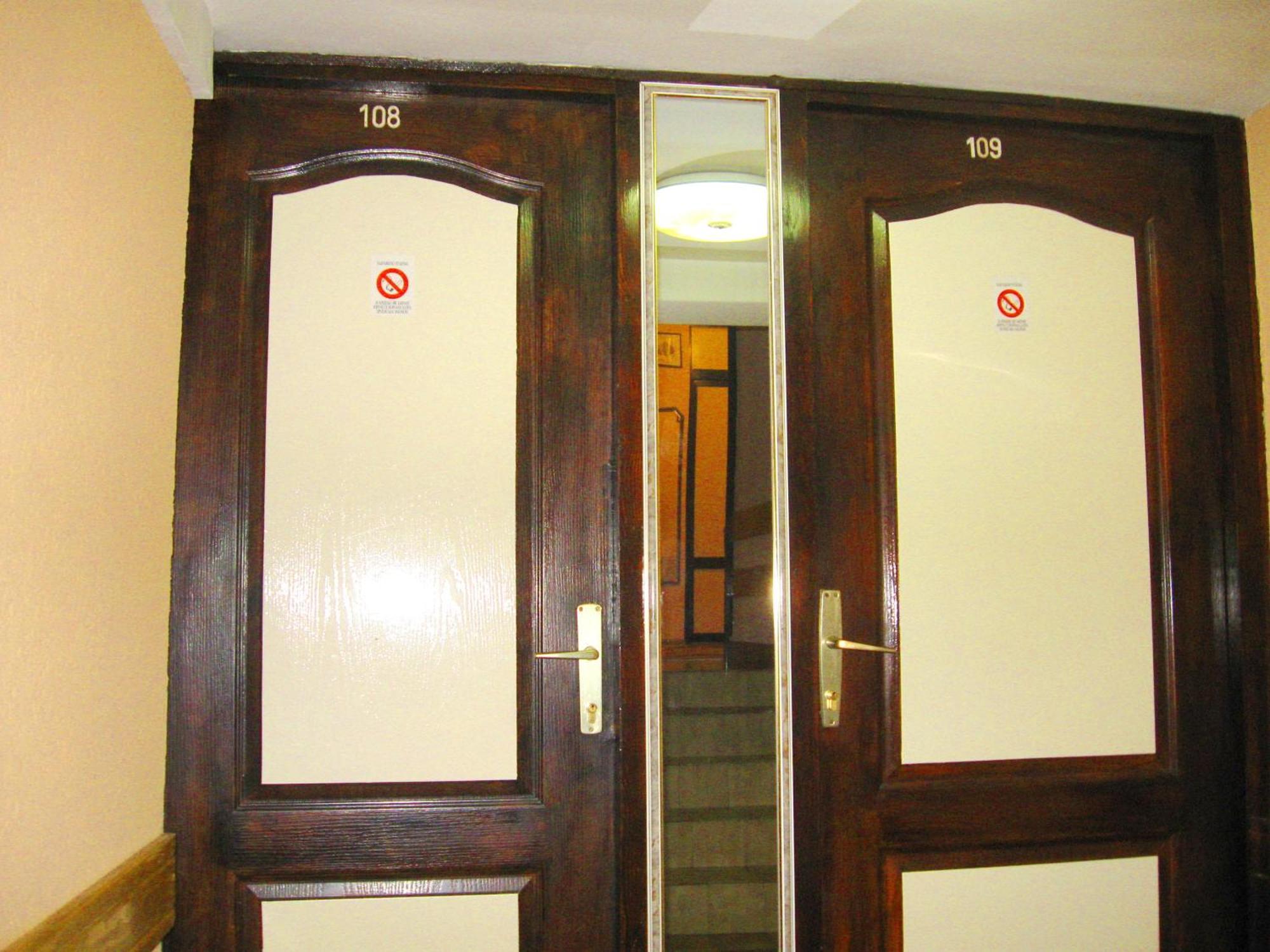 Amfora Rooms Caribrod Dimitrovgrad Eksteriør billede